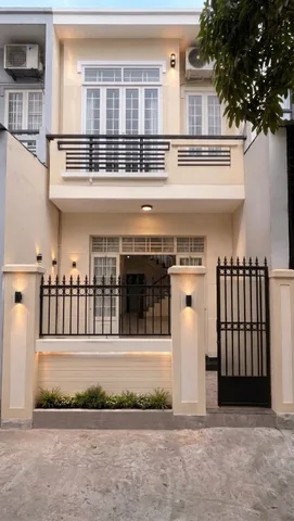 Bé chủ nhà nhờ bán để về lo cho ba mẹ 2 tầng 4x15.5m Shr