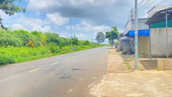Nhà đẹp - mặt tiền ql27 - gần vòng xoay lương khương, đức trọng, lâm đồng