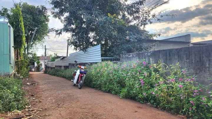 Bán Đất 100m2 có sẵn 75 m2 thổ cư giá 1.69 tỷ tại Xã Cư ÊBur Thành phố Buôn Ma Thuột Đắk Lắk