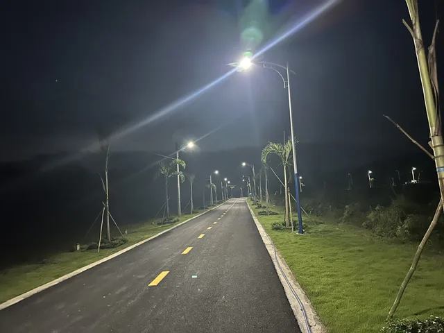 Chủ gửi bán lô đất diện tích lớn mặt tiền đường nhựa, Dân cư đông. Thích hơp cho AC xây xưởng, xây nhà vườn, làm kho,…