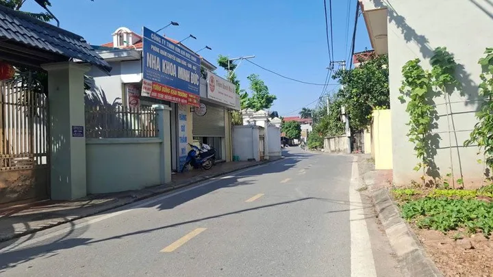 Bán đất mặt đường Ngọc Động 62,9m2, mặt tiền 4,1m, kinh doanh tốt, sát Vinhomes Ocean Park
