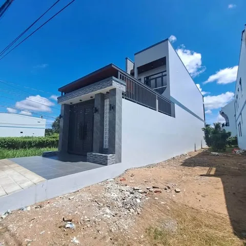 Nhà lầu mới xây dựng mặt tiền Kênh Nổi Tân Mỹ Chánh, Tp Mỹ Tho