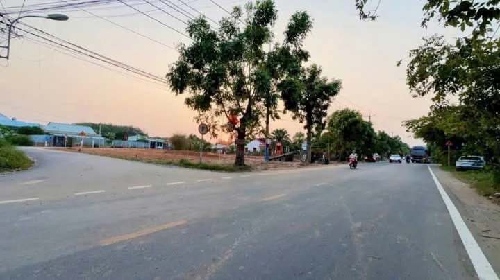 Bán Đất 100m2 có sẵn 100 m2 thổ cư giá 2 tỷ tại Đường Số 414 Xã Phước Vĩnh An Huyện Củ Chi TP. Hồ Chí Minh