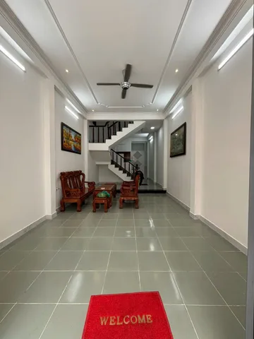 NHÀ 2 TẦNG MẶT TIỀN 147 PHƯỚC LONG B KINH DOANH, VÀO Ở NGAY, SÂN ĐẬU Ô TÔ