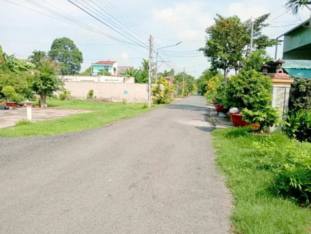 Chủ gửi bán lô đất đẹp dân cư đông đúc. Gần Trường, gần Chợ, cách khu công nghiệp Becamex Chơn Thành, VinCom plaza 5P.. .