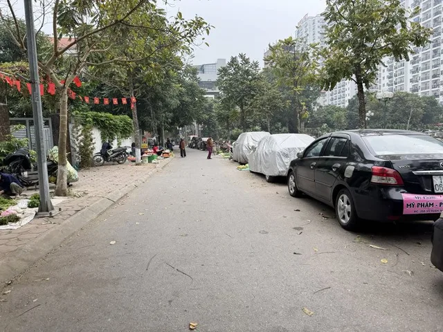 Bán Đất TĐC Phúc Lợi 40m2 Nở Hậu Sát Chung Cư Ruby, Bước Vài Bước Ra Hồ Điều Hòa