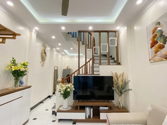NHÀ ĐẸP mới tinh HẬU ÁI - HAI THOÁNG - gần ô tô - 43M2 NỞ HẬU - chỉ 6.2 TỶ