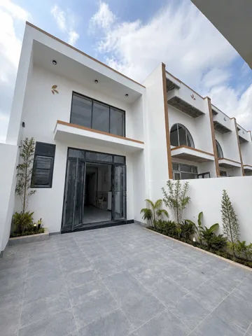 Bán nhà Gác lửng, 2 mặt tiền,sổ riêng thổ cư chỉ 600 triệu nhận nhà ngay