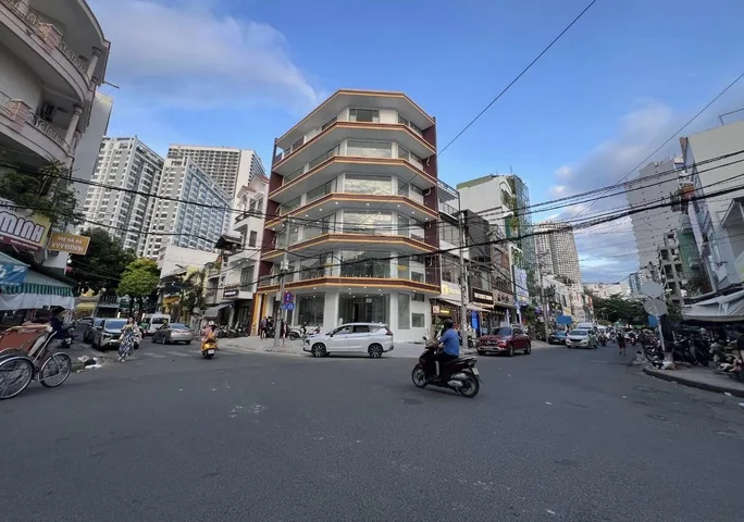 CĂN GÓC 7 TẦNG VÕ TRỨ & NGÔ ĐỨC KẾ TRUNG TÂM NHA TRANG