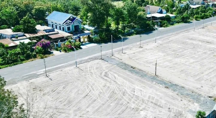 Bán nhanh Đất 239m2 có sẵn 60 m2 thổ cư giá 585 triệu tại Phường Chơn Thành Đồng Nai