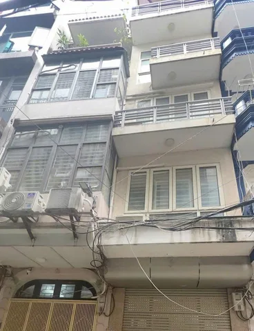 Cho thuê nhà ngõ 103 VĂN CAO, Liễu Giai. 13.5 triệu/ tháng. Cho thuê: Hộ gia đình, Văn phòng, KD Onl, Spa, Nhóm tối đa 6 người...