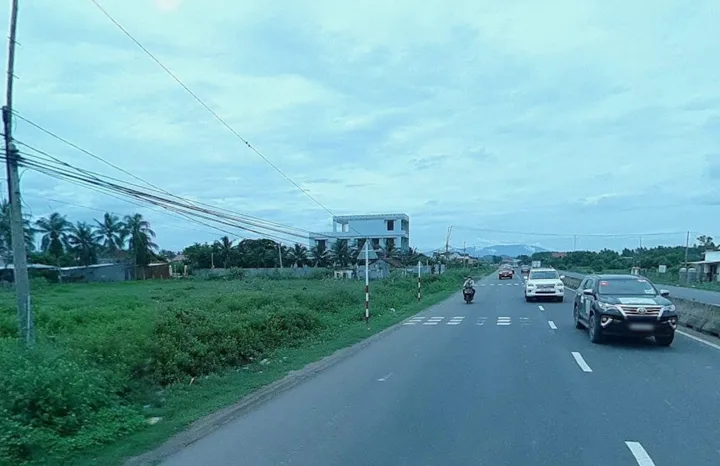Bán Đất 469.3m2 có sẵn 100 m2 thổ cư giá 5.87 tỷ tại Đường Quốc Lộ 1A Xã Vạn Thọ Huyện Vạn Ninh Khánh Hòa