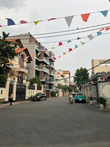 SIÊU PHẨM NGAY GẦN TRƯỜNG CHINH - EMART 2 - HẺM XE HƠI - 4 TẦNG + MÁI BTCT, 4 PHÒNG - CHỈ 7.5 TỶ.