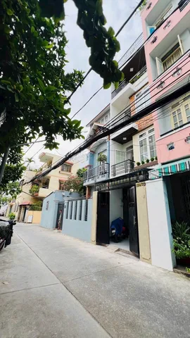 HẺM XE TẢI TÔ HIẾN THÀNH - KẾ CHỢ THUỐC NGUYỄN GIẢN THANH - 63M2 - 5 TẦNG NHÀ MỚI  - 6PNc- CÓ KHUNG THANG MÁY.
