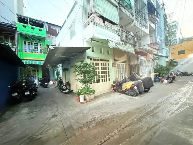 KHU VIP CHỢ HOA HỒ THỊ KỶ P1 Q1- 89M - NGANG GẦN 9M - 3 TẦNG - NHÀ NÁT - TIỆN XÂY MỚI