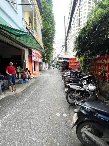 Cho thuê nhà XUÂN THUỶ, Cầu Giấy. 20 triệu/tháng. Hộ gia đình, Hàng ăn, Giặt là, Spa, Hiệu thuốc...