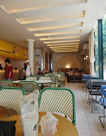 Cho thuê nhà 2 tầng mặt tiền Trần Phú , Hải Châu - Khu du lịch