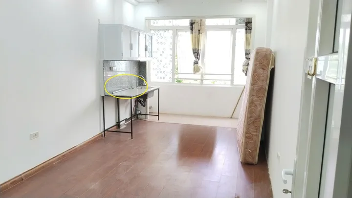 Cho thuê phòng 2n1wc 45m2 tầng 4 mặt phố Đội Cấn, Ba Đình full đồ giá 4.8 triệu/tháng