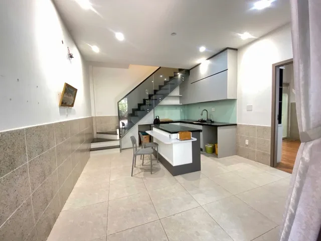 NHÀ TÂN BÌNH - Đón sóng Metro 2, Hẻm xe hơi đậu cửa, vị trí đẹp, SHR, không lộ giới