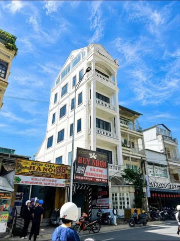 Nhà 7 tầng mặt tiền đường Hai Bà Trưng, gần nút giao Hải Thượng và chợ Cẩm Đô đông đúc dân cư