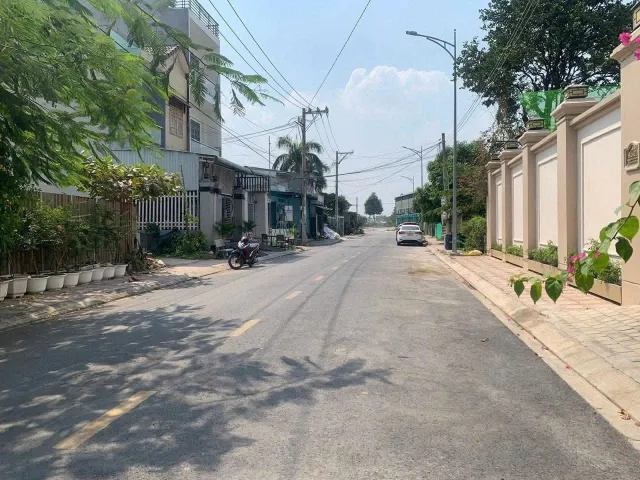 Bán Đất 93m2 có sẵn 70 m2 thổ cư giá 4.3 tỷ tại Phường Lái Thiêu Thị xã Thuận An Bình Dương