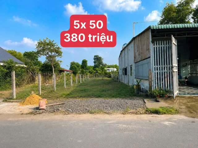 Bán Đất 250m2 có sẵn 100m2 thổ cư giá 380tr, cách trường TH Minh Thạnh 500m.