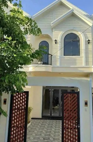 🔥 NHÀ MỚI ĐẸP – GIÁ TỐT – CHỈ XÁCH VALI VÀO Ở! 🔥
🏡 Bán nhà 1 trệt 1 lầu mới 100% tại KĐT Hoàng Phát – Phường Bạc Liêu