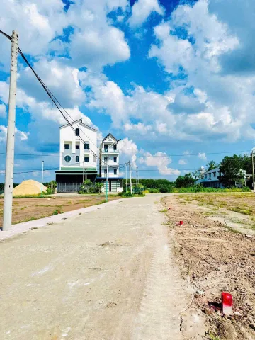 Bán Đất 400m2 có sẵn 120m2 thổ cư giá 575tr trong KCN Minh Hưng 3, sát bên khu quy hoạch giai đoạn 2.