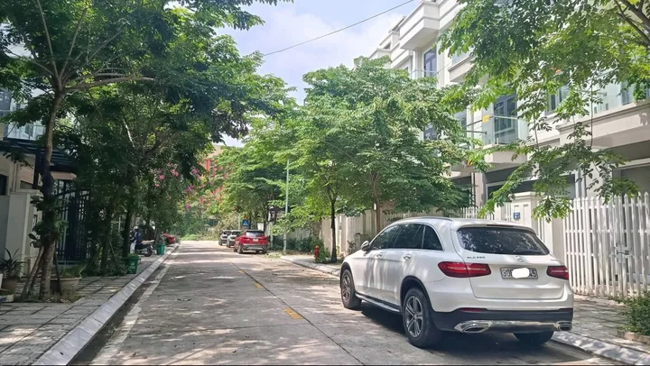 Bán nhà Phân Lô Liền Kề Xây thô khu đô thị Mới Đại Kim - Nguyễn Xiển, 5 tầng ô chờ thang máy, vỉa hè, 80m2, 23.9 tỷ