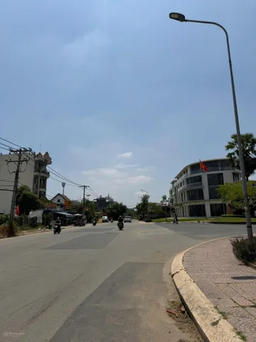 CHÍNH CHỦ BÁN 105M2 ĐẤT MẶT TIỀN BƯNG ÔNG THOÀN-NGAY NGÃ TƯ LIÊN PHƯỜNG