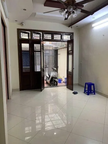 Yên Hoà, Cầu Giấy 65M x 5T (5 ngủ) giá 18 triệu 25M ra mặt đường