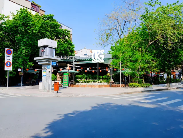 ❇️❇️ Cho Thuê Nhà GÓC 2MT: 104 Yersin + Nguyễn Thái Bình - Quận 1 - 20x40m, 2 tầng