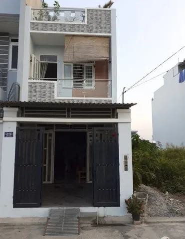 Chinh chu Cần bán nhà Nguyễn Văn Tăng P. Long Thạnh Mỹ, Q9. Quẹo Lựa nhanh thì còn 🥰