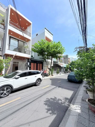 Bán nhà 3 tầng Nguyên Hồng 📌📌📌Làm việc trực tiếp giá tốt !!!