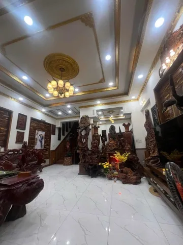 BÁN NHÀ MTKD, 212m2  GIÁ 12.5 TỶ , ĐƯỜNG ĐT 743C PHƯỜNG DĨ AN  . 5 TẦNG ,Đườ 32m, 2 mặt tiền.