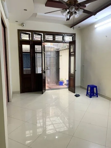 Cho thuê nhà ngõ 105 YÊN HOÀ, Cầu Giấy. 18 triệu/ tháng. Cho thuê: Hộ Gia Đình, Văn phòng, KD Onl, Nhóm ít người.
