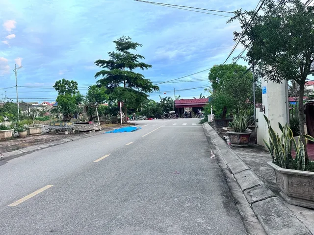 bán đất, công luận2- văn giang. nở như hoa hậu, 3 bước ra đường camry chánh xe tải. nhỉnh 5,5 tỷ