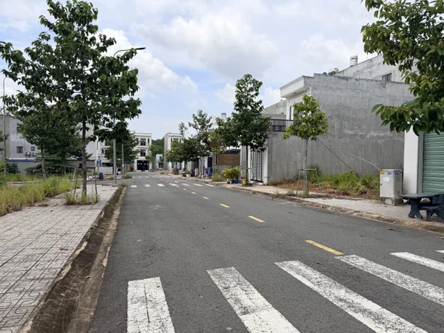 Bán Nhà riêng 75m2 có sẵn 85 m2 thổ cư giá 2.05 tỷ tại Phường Uyên Hưng Thị xã Tân Uyên Bình Dương
