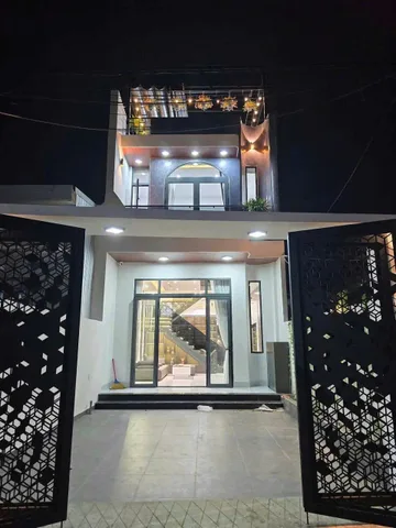 Bán nhà sân vườn Tôn Đản 📌📌📌Làm việc trực tiếp giá tốt !!!