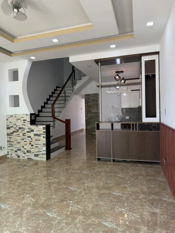 Bán nhà hai tầng 2 Tỷ 9, 76m2, DTSD 152m2, Tây Nha Trang