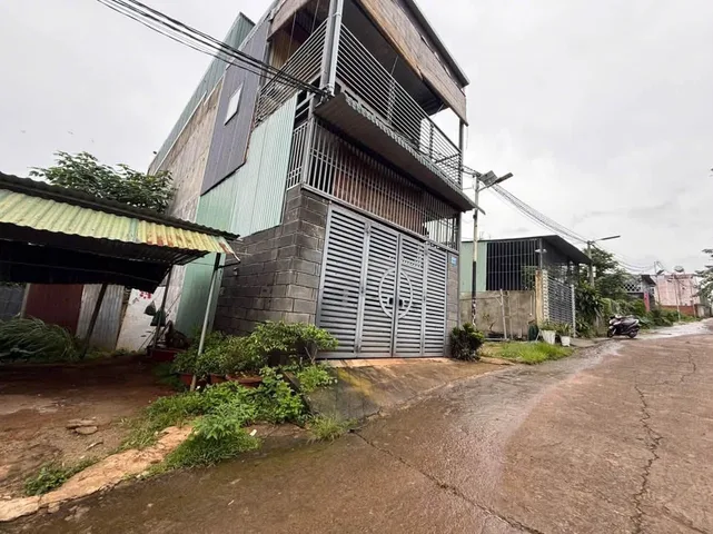 Bán Đất 111.8m2 có sẵn 60 m2 thổ cư giá 1.75 tỷ tại Xã Cư ÊBur Thành phố Buôn Ma Thuột Đắk Lắk