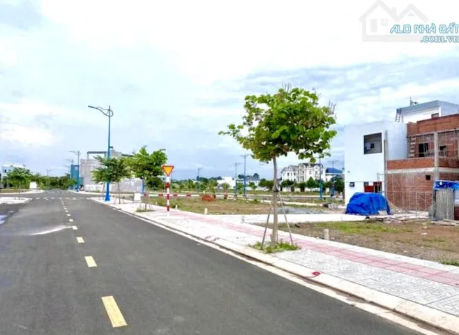 Bán Đất thổ cư giá 2.35 tỷ tại MT Hoàng Phan Thái Xã Bình Chánh Huyện Bình Chánh TP. Hồ Chí Minh