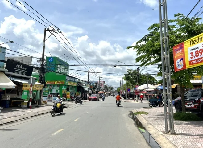 BÁN GẤP LÔ ĐẤT 1501m2, MT SỔ HỒNG, T.CƯ GIÁ 470TR, SÁT CHỢ, KCN. ĐẤT THUỘC THỊ XÃ