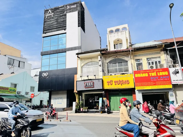 QUẬN 1: BÁN NHÀ 2 TẦNG CÓ THANG MÁY - MẶT TIỀN ĐINH TIÊN HOÀNG, P.TÂN ĐỊNH- 4,8M*21M- HĐT ĐỀU 70TR/TH- 0938676685 GIANG GIANG CHÍNH CHỦ GIÁ TỐT