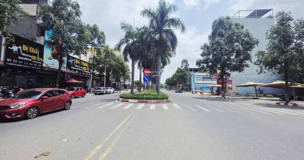 Bán nhà MT đường GS1, KDC Quảng Trường Xanh, P. Đông Hòa, Tp.Dĩ An, (5x24m) giá 18.5 tỷ