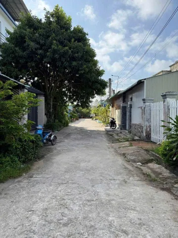 Bán nhà cách chợ Thới Tứ 500m vào 1 sẹc Trịnh Thị Miếng, Hóc Môn giá 1 tỷ 010trieu. Sổ riêng