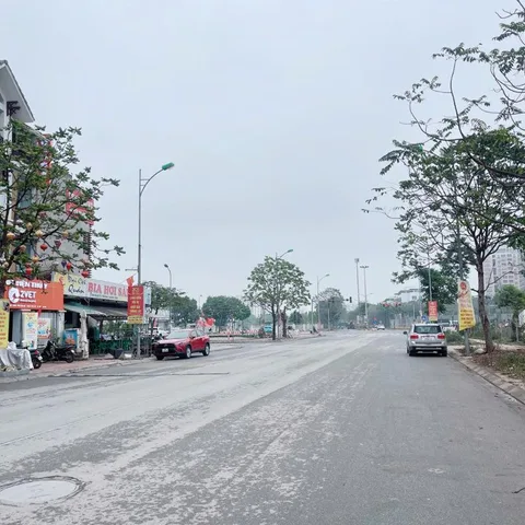 Đón Sóng Cầu Trần Hưng Đạo: Bán 90,6m2 nhà 4 tầng đối diện Công Viên Lệ Mật, đường 25m Chợ Kim Quan