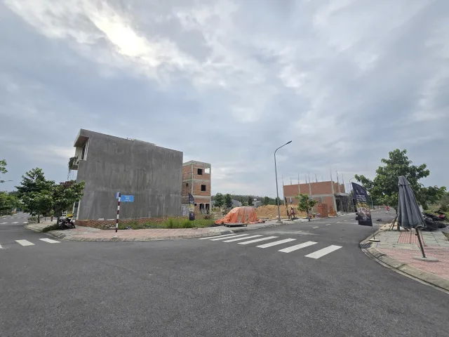 Bán Đất 100m2 có sẵn 100 m2 thổ cư giá 950 triệu tại Phường Tân Hiệp Thị xã Tân Uyên Bình Dương
