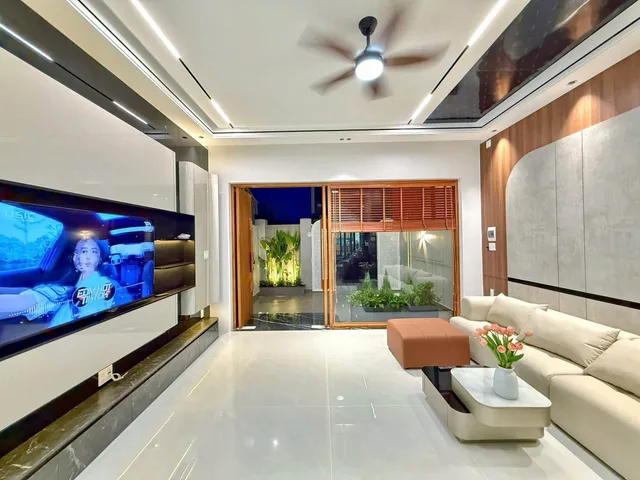🔴 Nhà 90m2 ( 5x18m ) xây 3 Tầng 3 Phòng Ngủ, Đường Hoà Minh 19 - Giá 7,45 tỷ TL