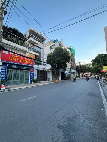 HẺM XE TẢI THÔNG - NHÀ XÂY KIÊN CỐ - 53m2 - 4 TẤM - Hẻm 985 L ạc Long Quận Phường 11 Tân Bình